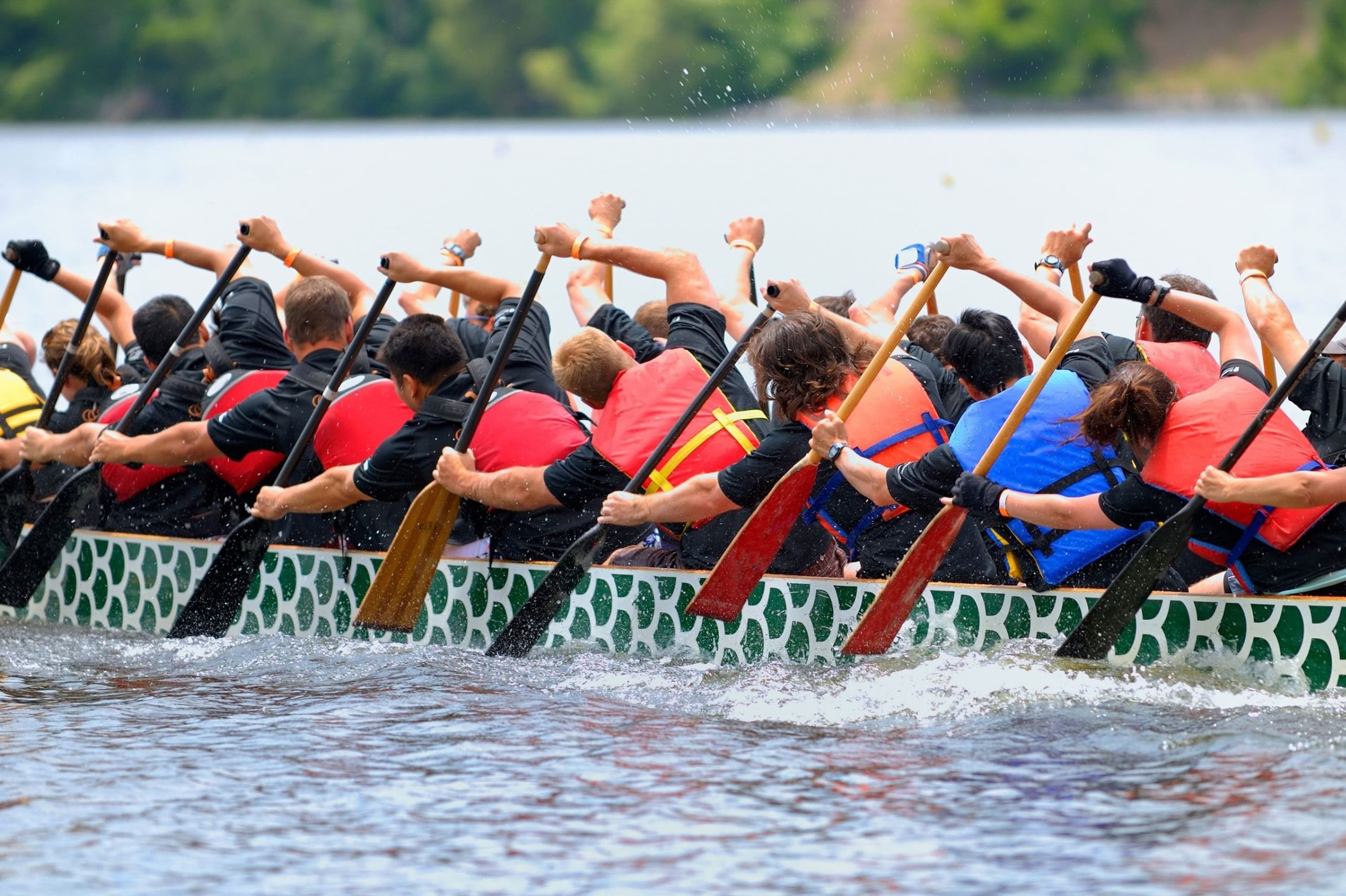 Drachenboot-Wettziehen im Rohmelbad!