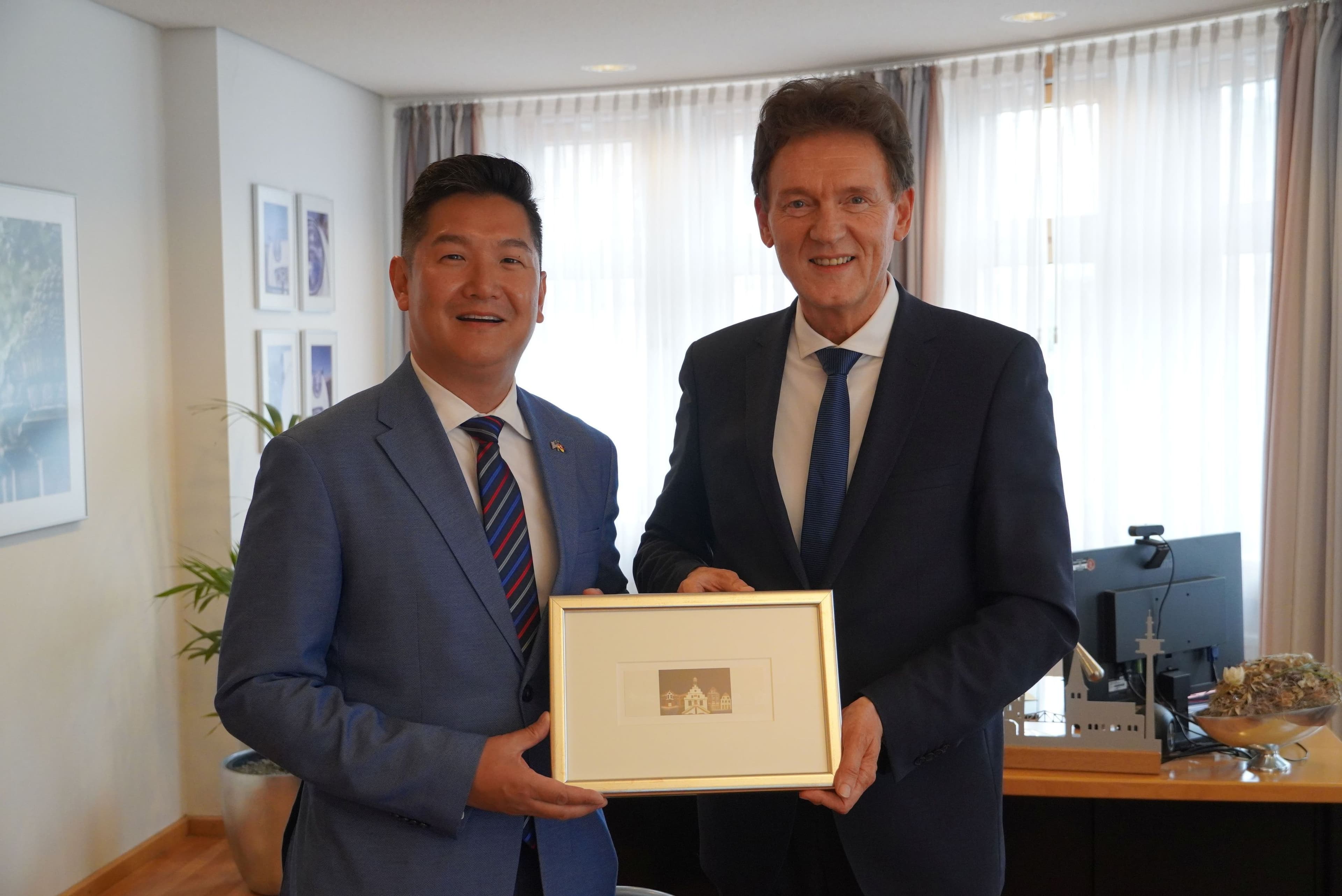US-Generalkonsul Jason Chue zu Gast in Lingen