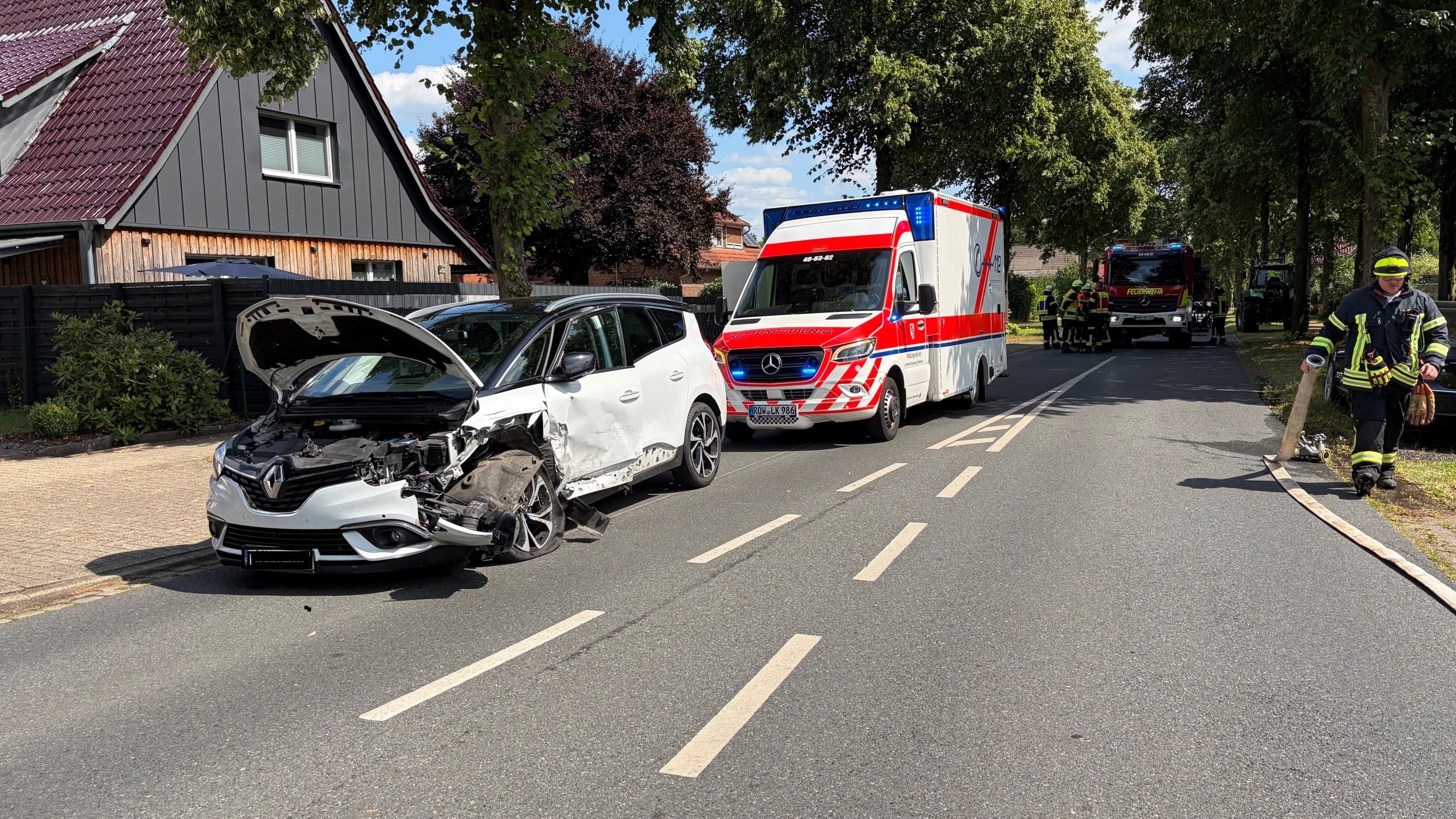 FW-ROW: Verkehrsunfall in Brockel - Mehrere Verletzte nach Zusammenstoß
