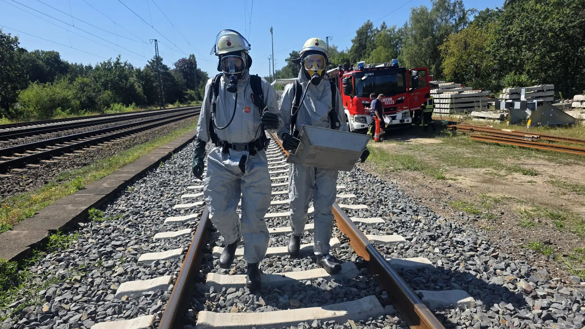 FW Celle: Gefahrstoffaustritt aus einem Güterzug in Celle (Gesamtbericht)