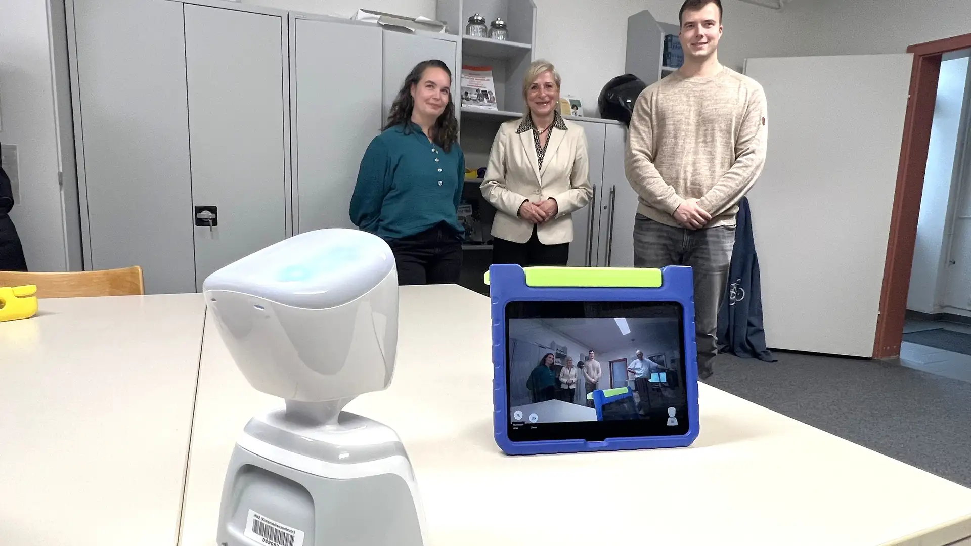 Telepräsenz im Klassenzimmer: Roboter zur Unterstützung länger erkrankter Kinder