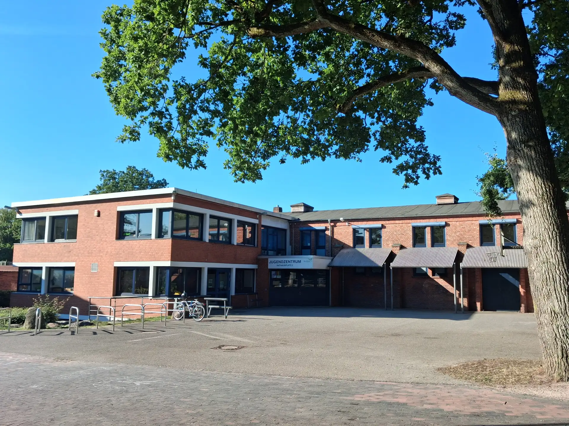 50 Jahre Jugendzentrum Buchholz – Feier am Rathausplatz und im Rathauspark