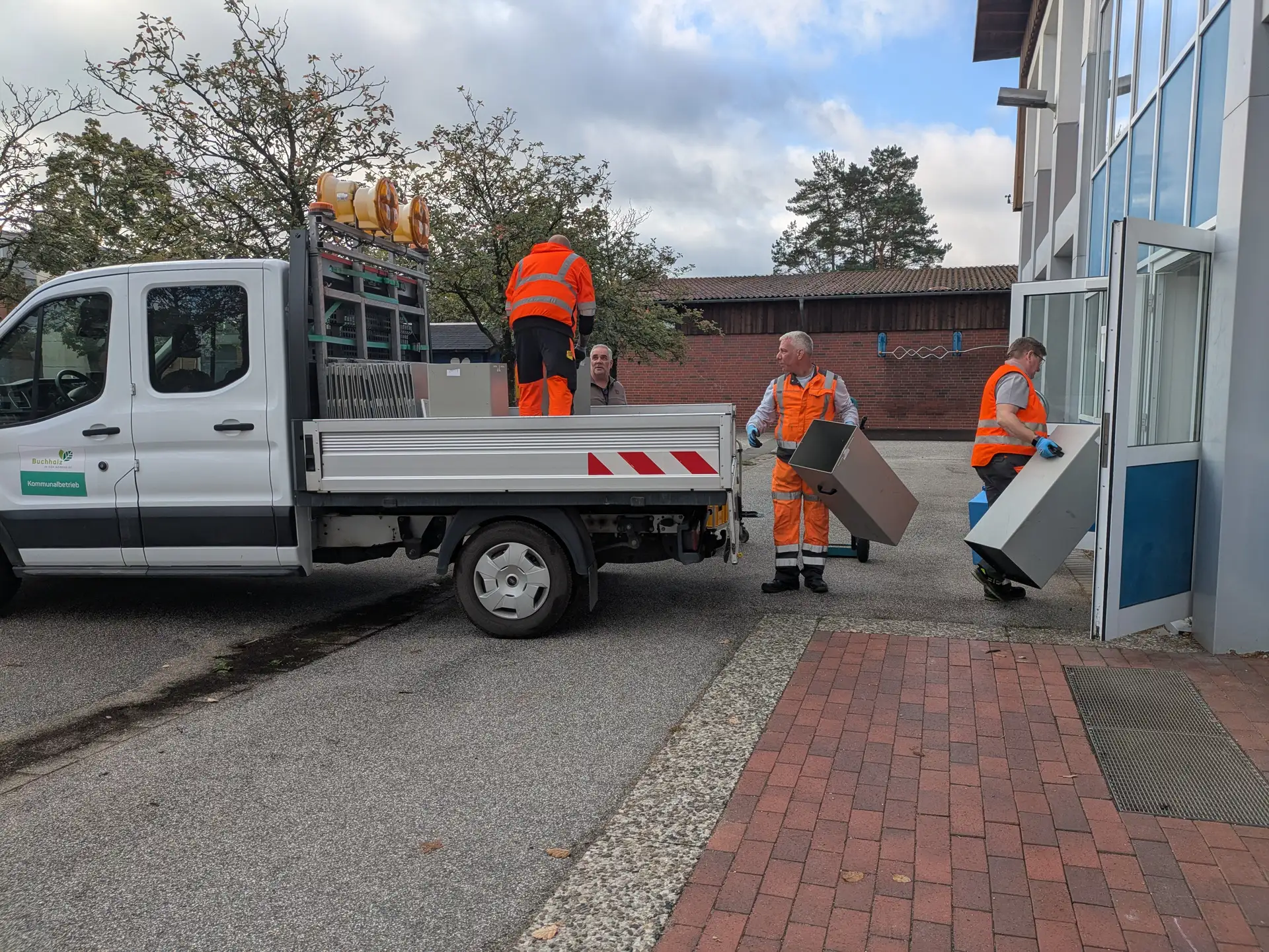 Vorbereitung der Wahllokale in Buchholz: Materialien, Öffnungszeiten und Hilfe