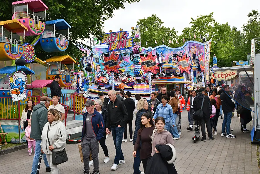 Mariä-Geburts-Markt in Cloppenburg: Rummel am Marktplatz an der Eschstraße