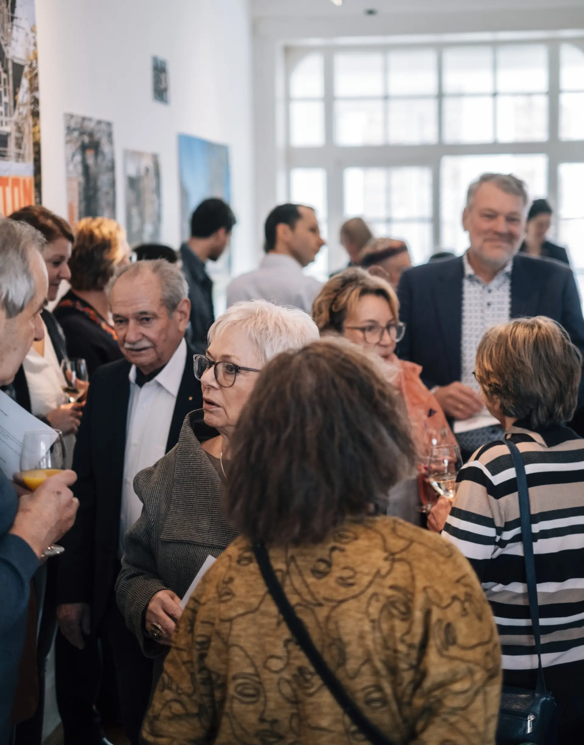 Infostand bei der Vereinsmeile und neues Kunst-Schau-Fenster in der Artothek