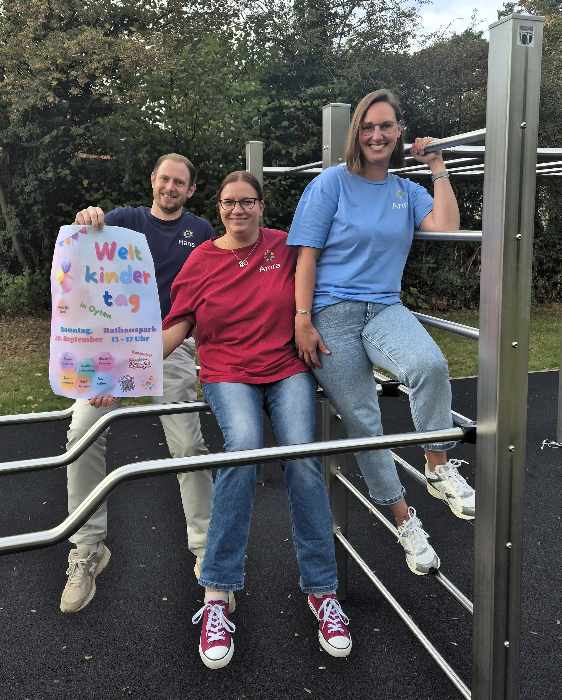 Hans Eder (von links), Amra Steffens und Anna Pajak freuen sich auf den Weltkindertag am 20.