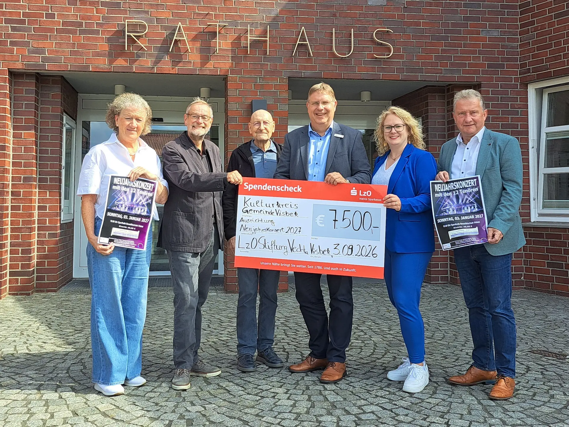 Landessparkasse zu Oldenburg (LzO) spendet 7.500 Euro fürs Neujahrskonzert der 12 Tenöre in Visbek