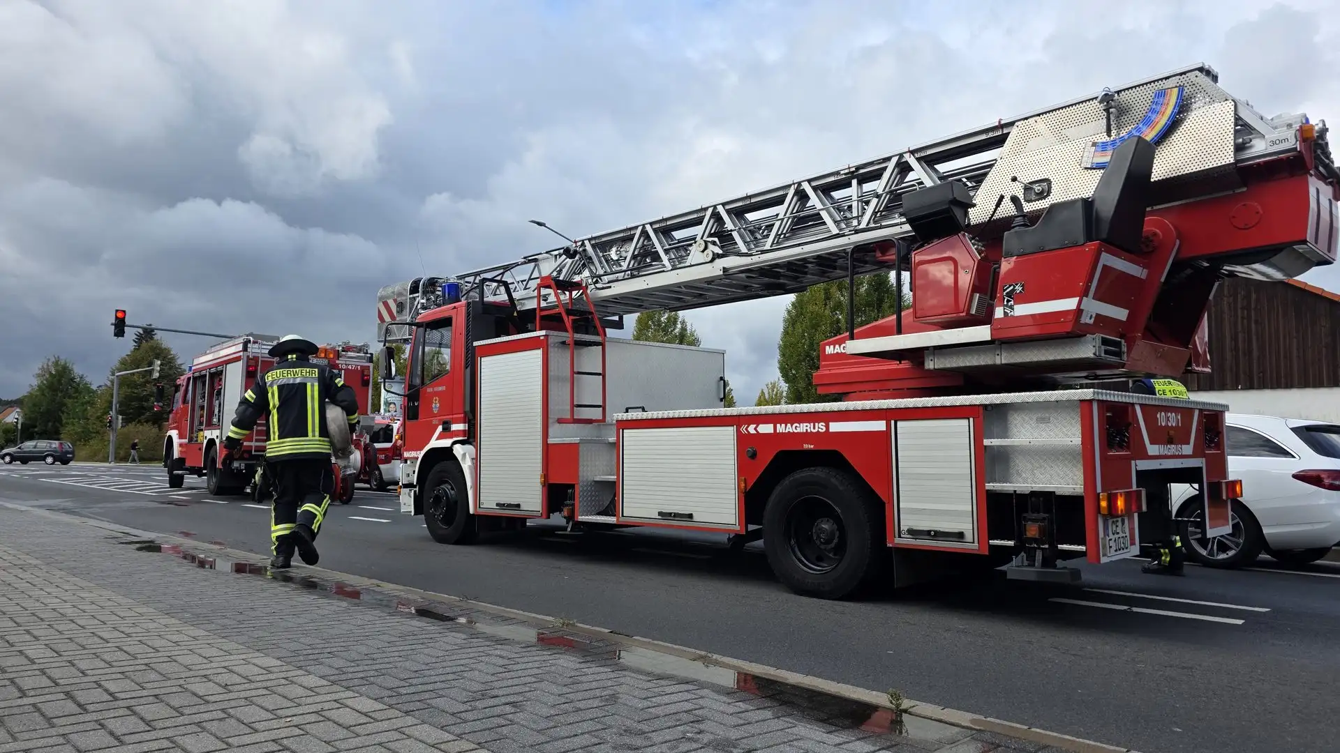 FW Celle: Feuer in einem Mehrparteienhaus