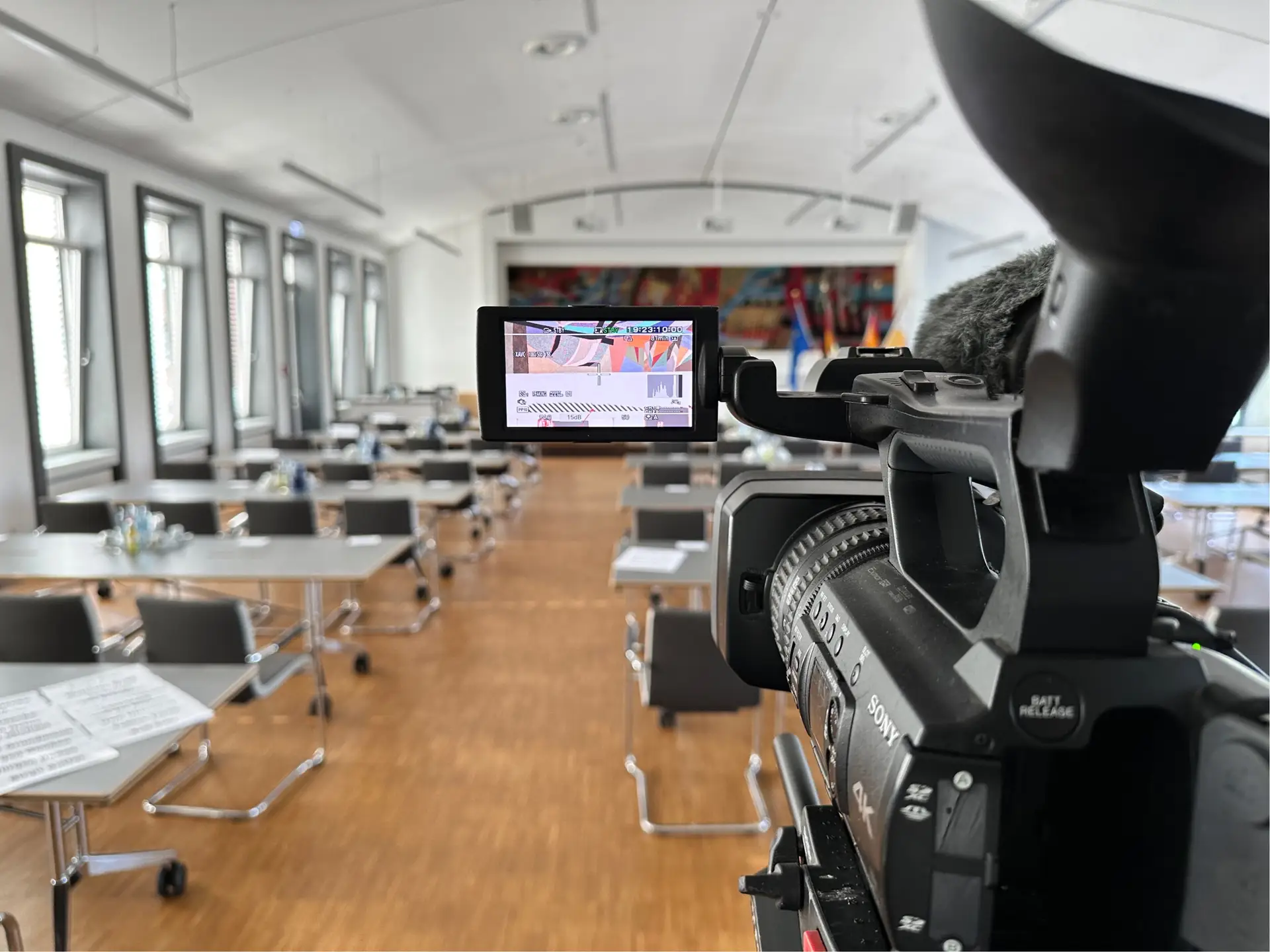 Bildzeile: Die Kreistagssitzung wird auch per Livestream im Internet übertragen.