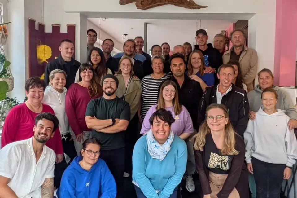 Teamfoto von Wunstorf Elements (Bäderbetrieb) mit mehreren Personen.