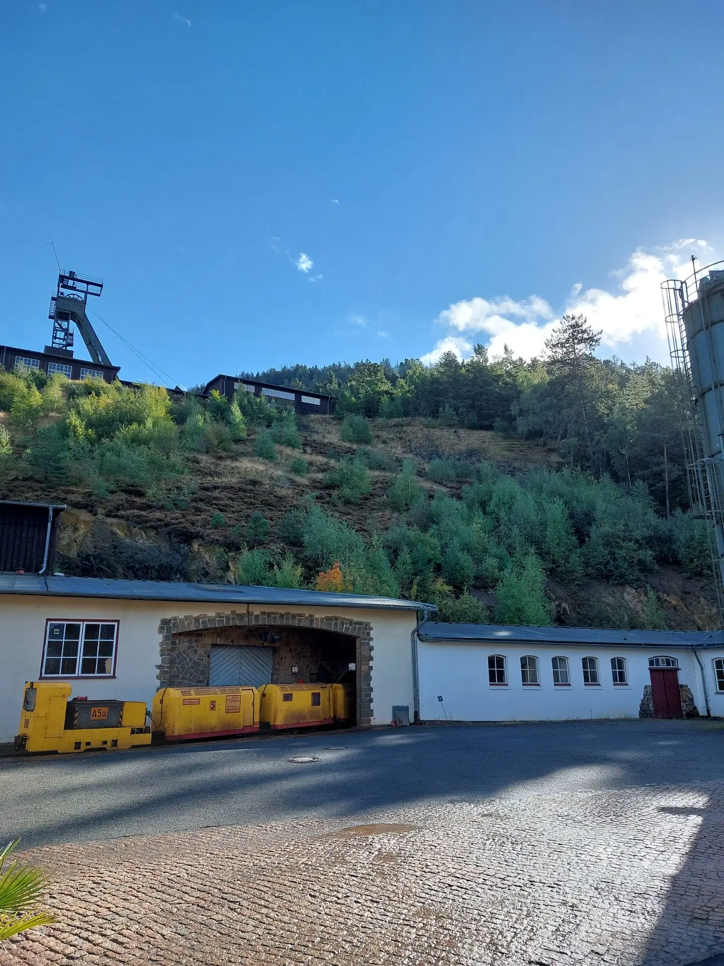 Mit der Grubenbahn vor Ort - Auf zum Schichtbeginn